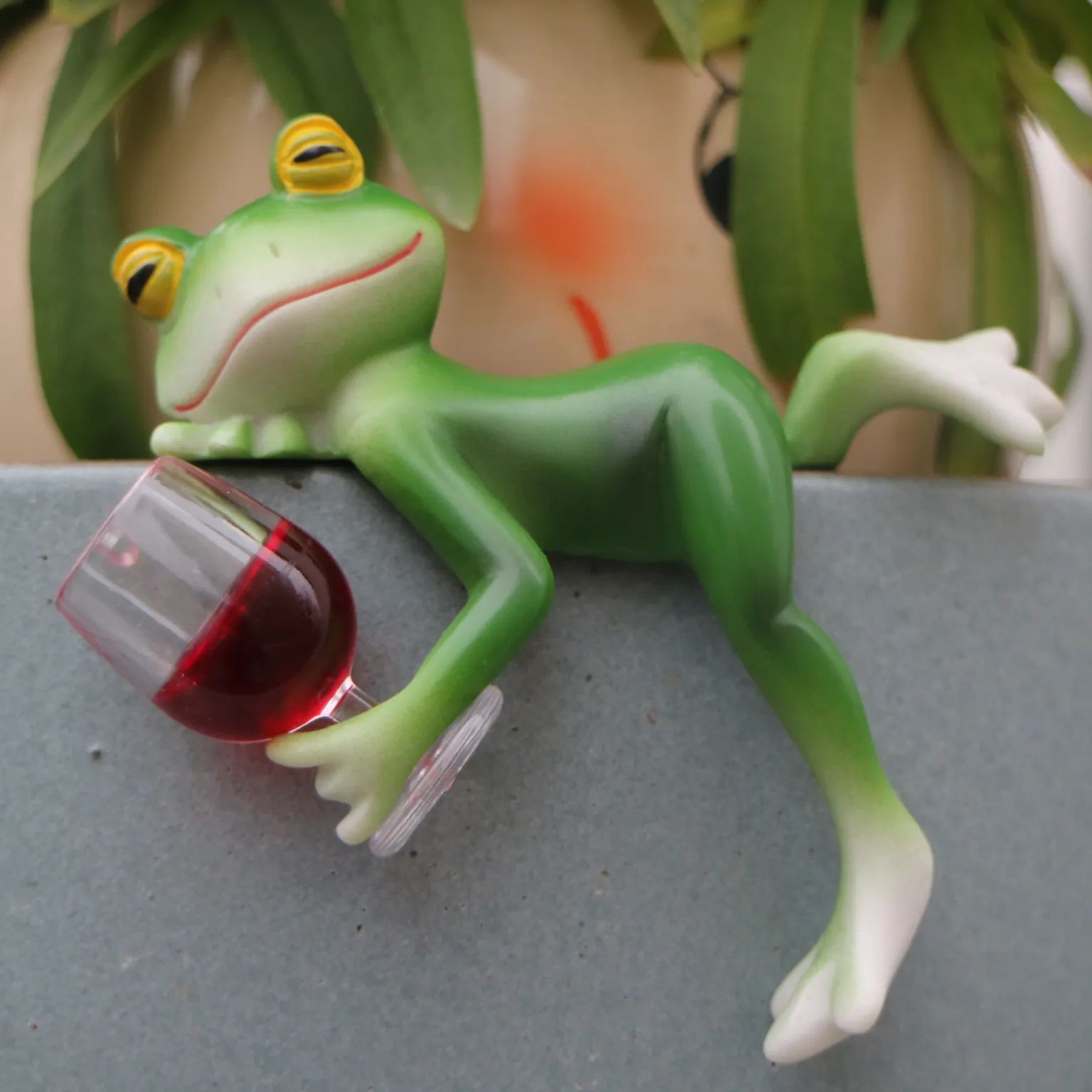A delightful green frog and wi - Plant Aquarium Pot ulasan dan harga